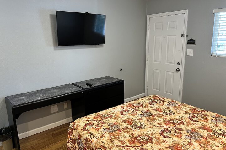 Room 12 of 26