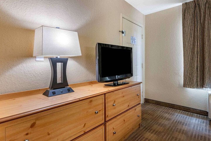 Room 36 of 41