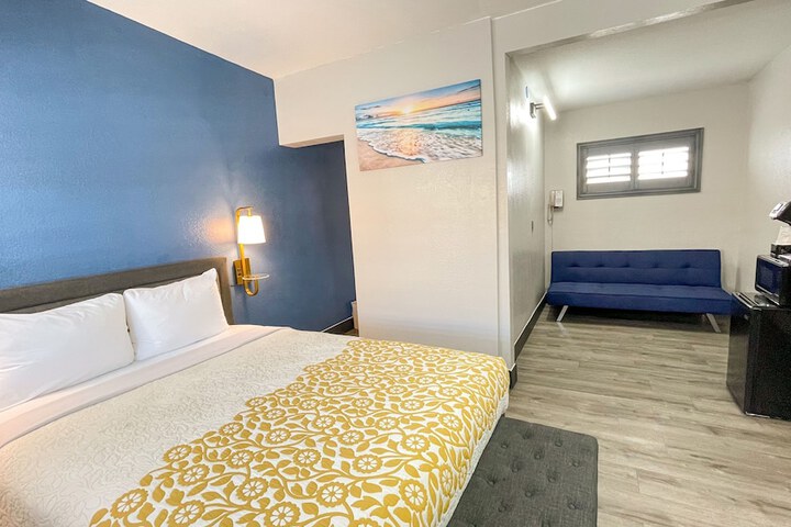 Room 18 of 29