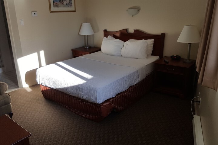 Knights Inn Lethbridge