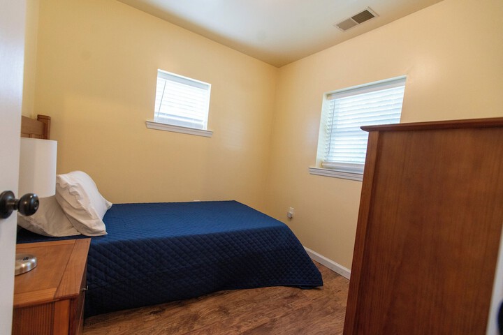 Room 30 of 76