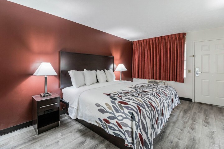 Room 18 of 30