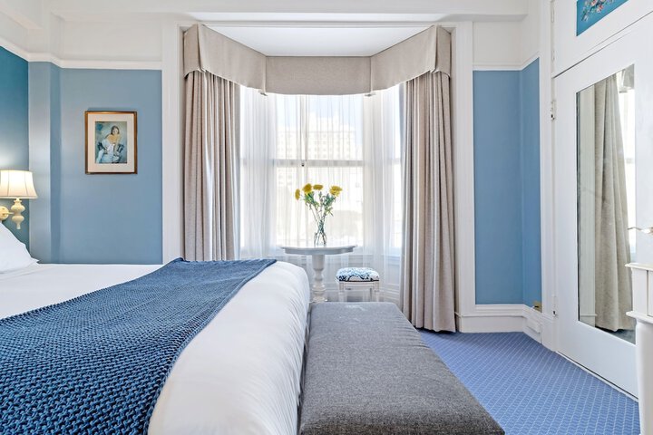 Room 44 of 58