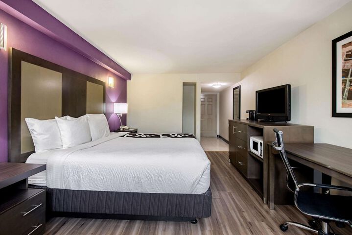 La Quinta Inn by Wyndham West Long Branch / NJ Shore Area