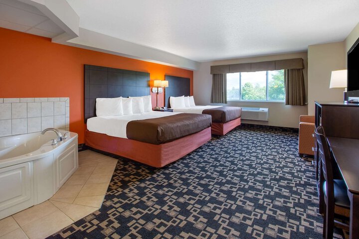 Room 9 of 31