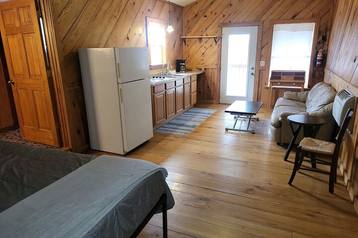 Room 33 of 40