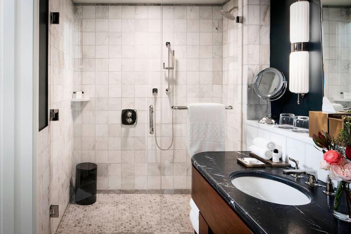 Room 20 of 73