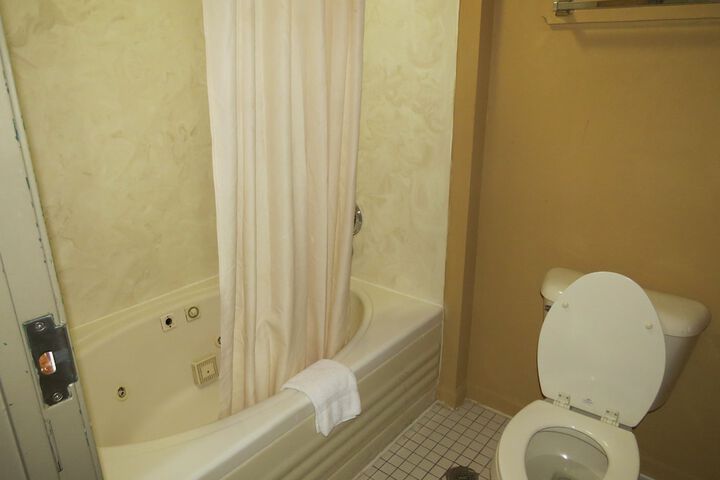 First Western Inn Caseyville