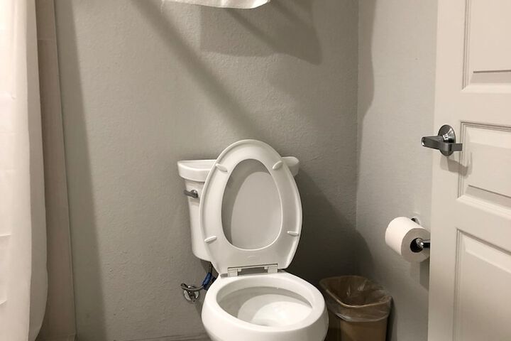 Room 8 of 23