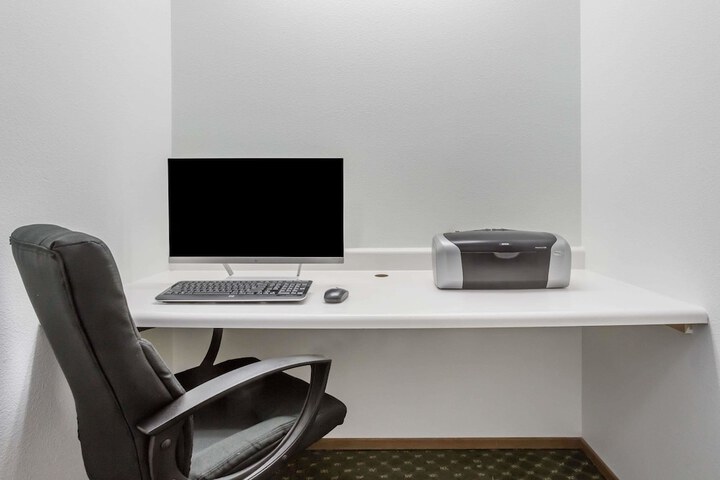 Business Center 12 of 12