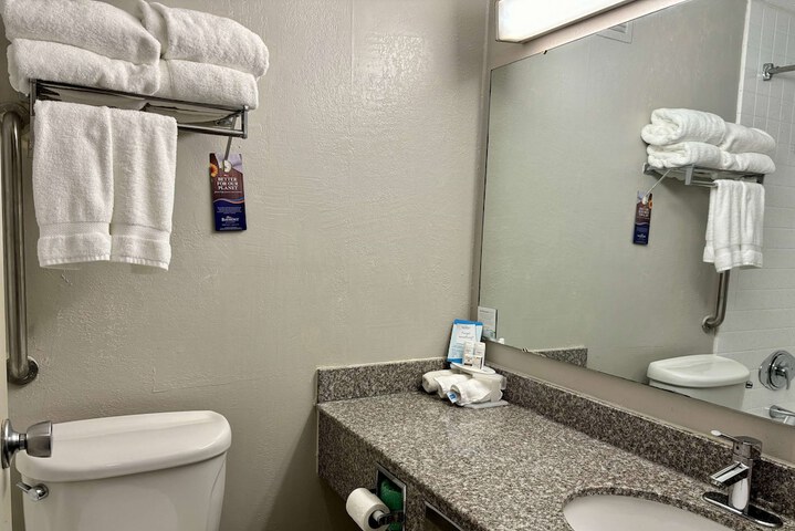 Room 32 of 44