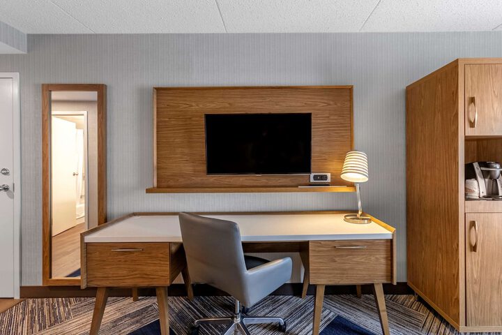 Room 16 of 27