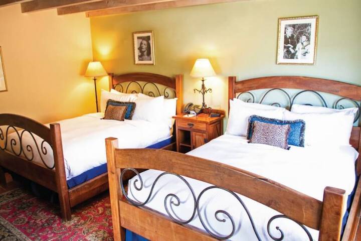 Hacienda Del Sol Guest Ranch Resort