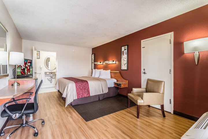 Room 14 of 35