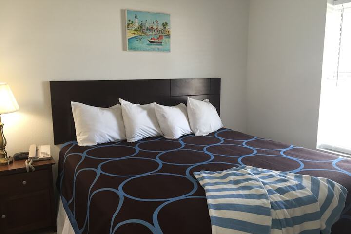 Room 22 of 41