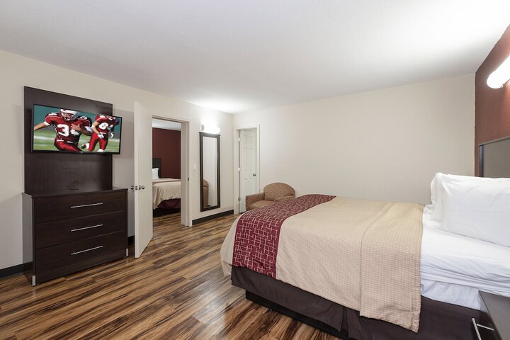 Room 9 of 30