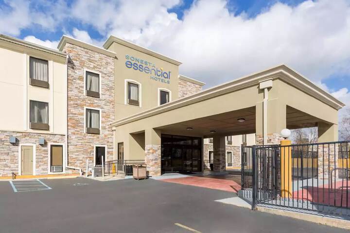 Hotel 2 of 39