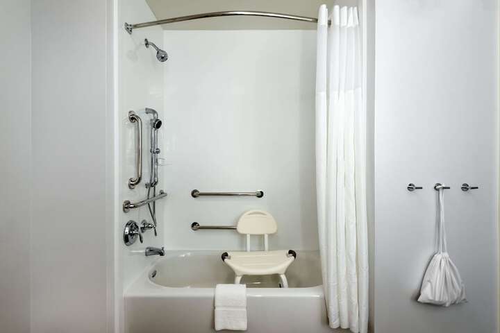 Room 15 of 32