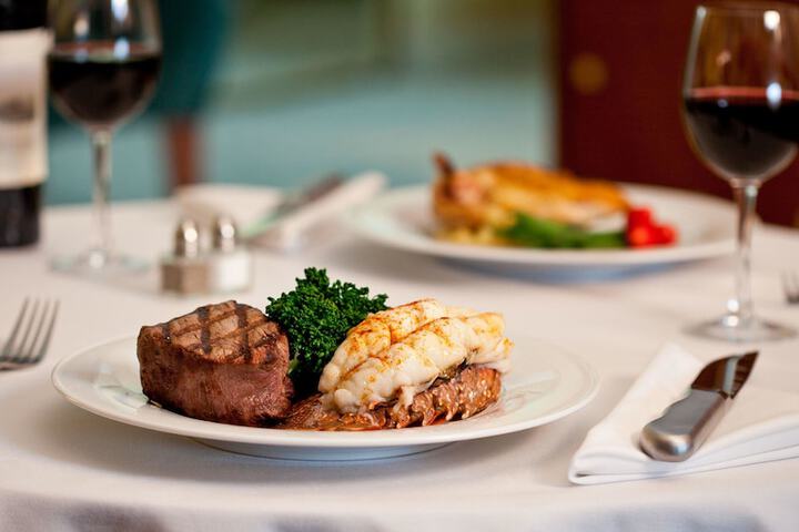 Crowne Pointe Historic Inn & Spa - Adults Only