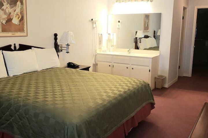 Room 16 of 23