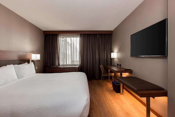 Room 14 of 38