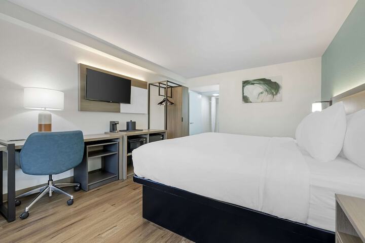 Room 22 of 28