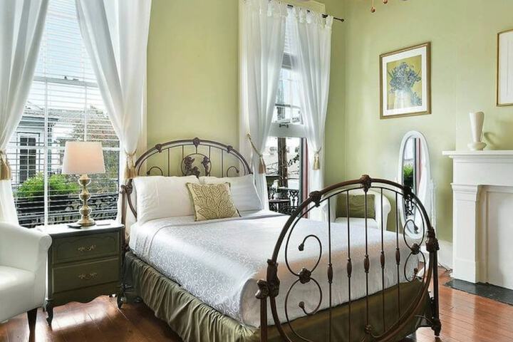 Room 20 of 65