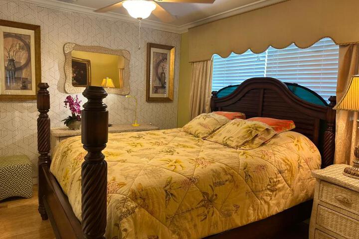 Roomy Recently Renovated Apt.