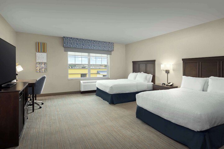 Room 12 of 28