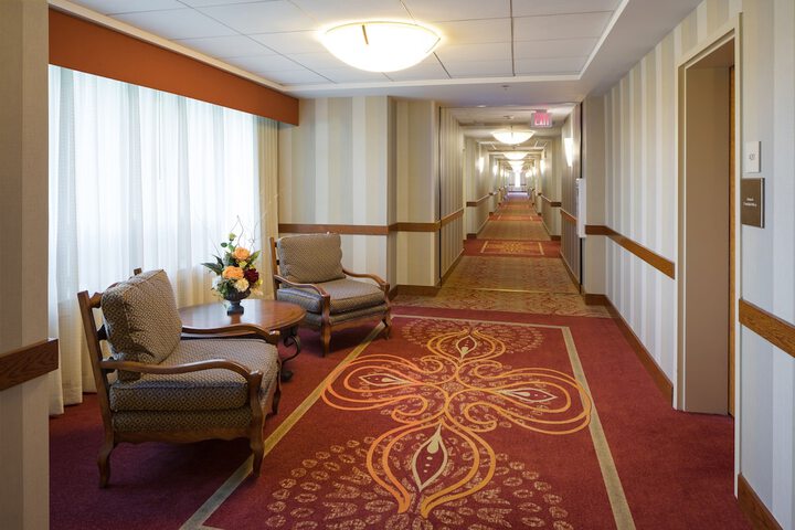 Ballroom/Hall 39 of 47