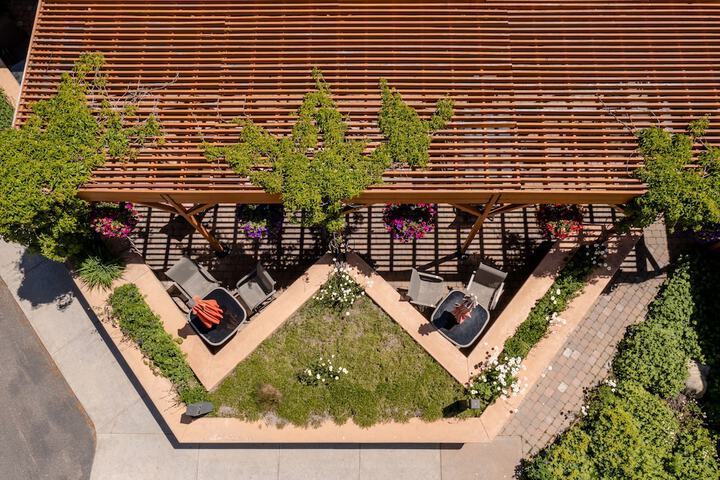 Flying Saddle Resort