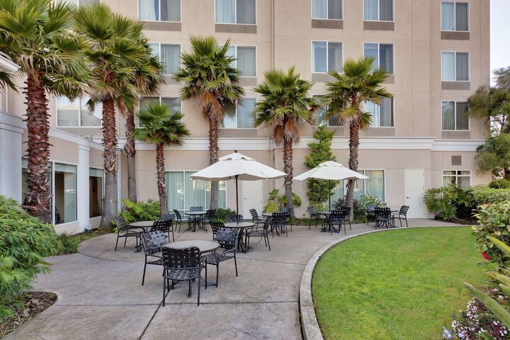 Hotel Exterior 46 of 46