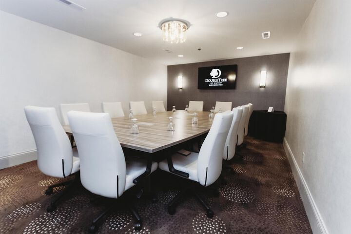DoubleTree by Hilton Hotel Bloomington