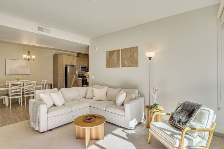 By Seaport Village & Navy Base! Chic Condo w / Pool