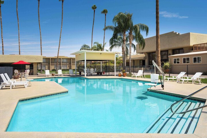 Pool 4 of 51