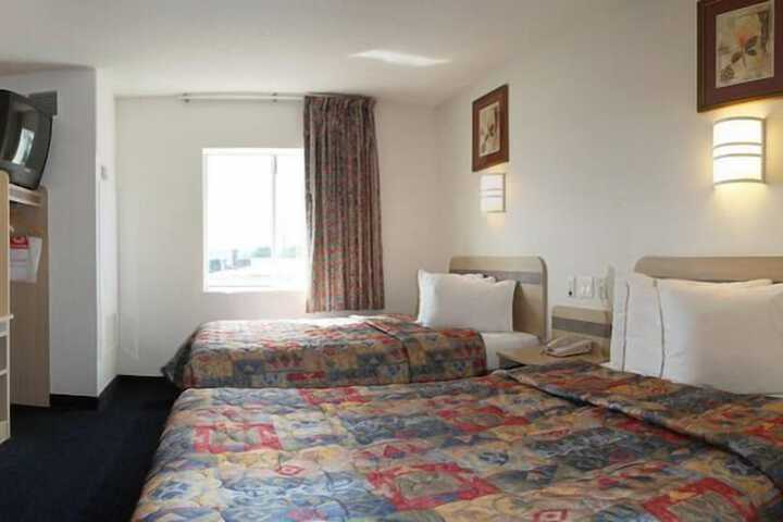 Room 21 of 28