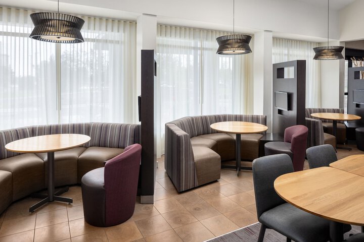 Courtyard Chicago Waukegan Gurnee