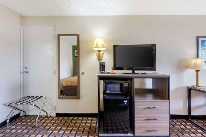 Room 22 of 32