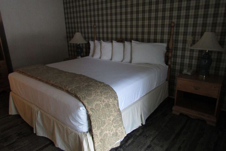 Room 44 of 82
