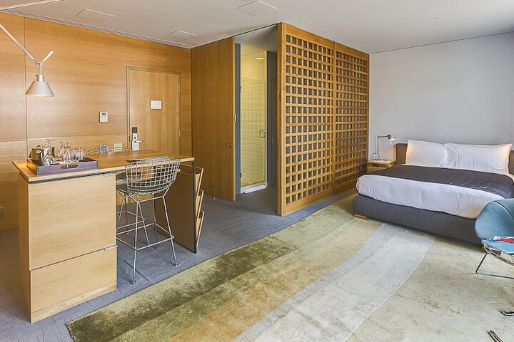 Room 83 of 109