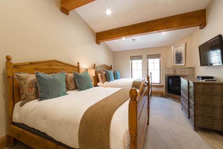 The Chateaux Deer Valley