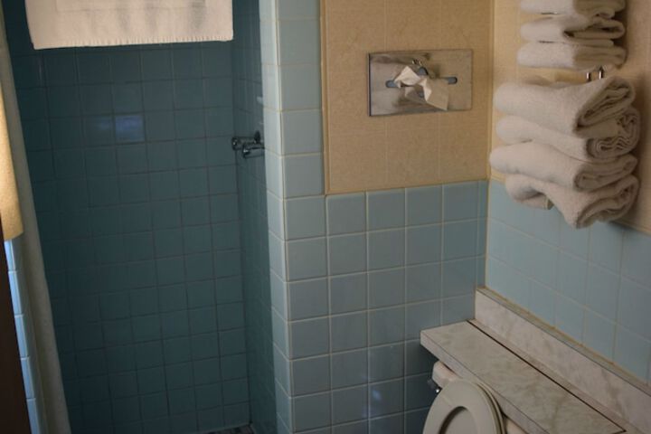 Room 10 of 14