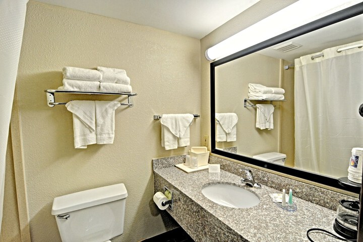 Room 16 of 60