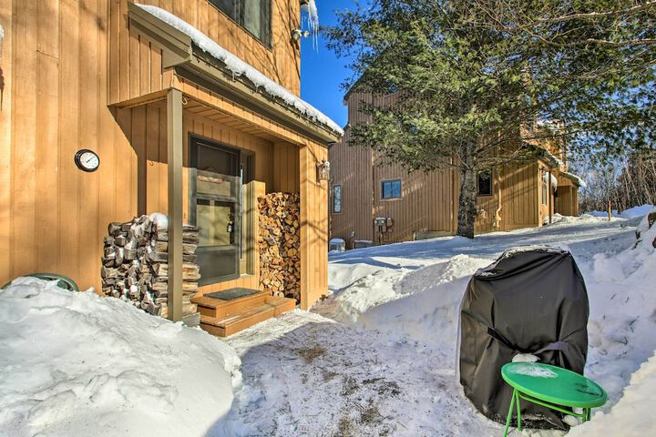 3 Mi to Attitash Resort: Condo w / Mtn Views!