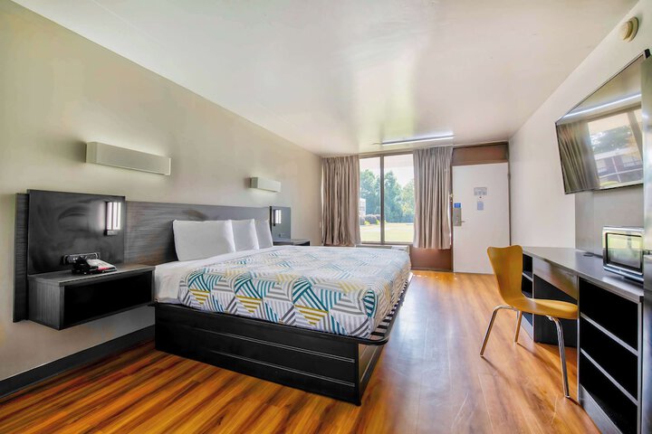 Room 12 of 26