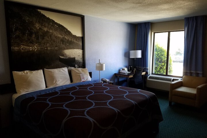 Room 27 of 52