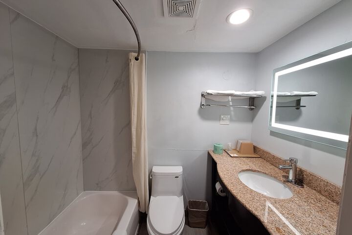 Room 10 of 15