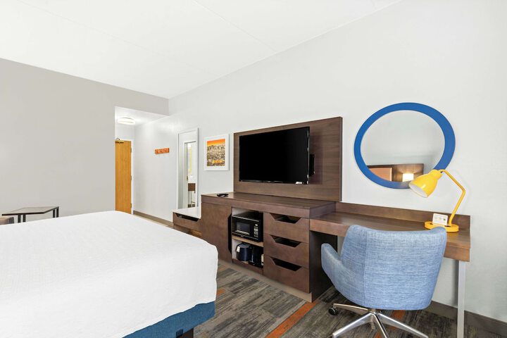 Room 17 of 44