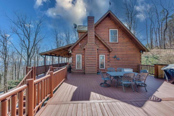 Scenic Mountain Comfort 4Br Family Getaway