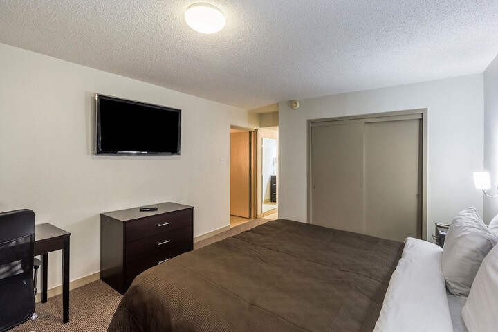Room 16 of 42